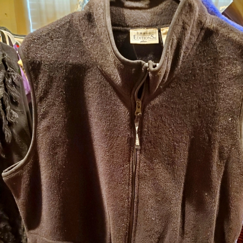 Vintage Basic Editions fleece vest